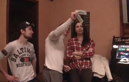 Уличный пикап за деньги с дружным походом в сауну на групповуху