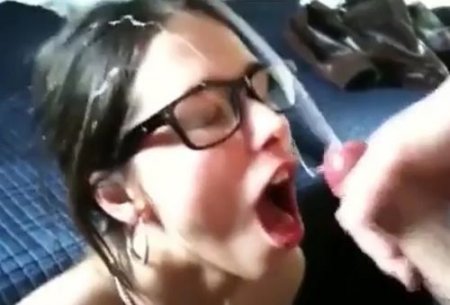 Домашние камшоты из частной коллекции любителя кончать на лицо Домашние камшоты из частной коллекции любителя кончать на лицо