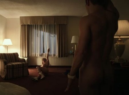 Порно сцена из фильма с необычным акробатическим сексом гимнастки