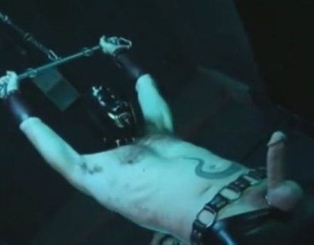 Анальный бдсм ролик фетиш траха в жопу латексной леди членом раба