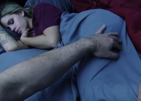 Проник к сестре и трахнул пока спящая девушка не проснулась Проник к сестре и трахнул пока спящая девушка не проснулась