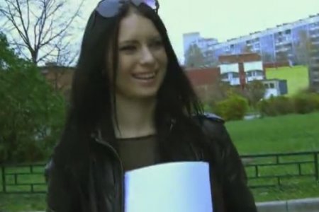 Пикаперы развели девушку на стриптиз и за деньги выебли в зале Пикаперы развели девушку на стриптиз и за деньги выебли в зале