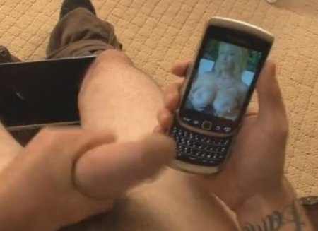 Мама заставила сына лизать пизду в наказание за дрочку на её фото Мама заставила сына лизать пизду в наказание за дрочку на её фото