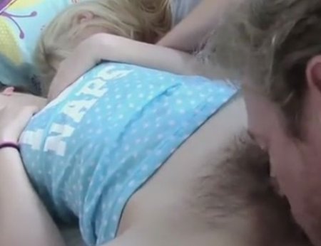 Брат пришёл на секс в спальню где сестра спала с подругами Брат пришёл на секс в спальню где сестра спала с подругами