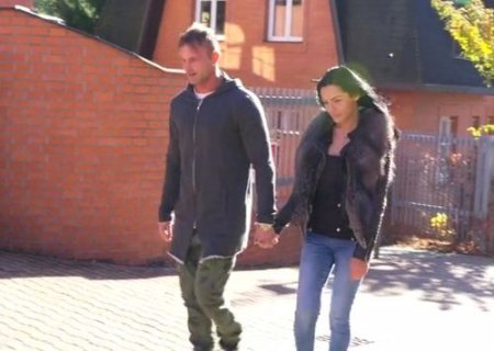 Забежал в туалет массажного салона и изменил девушке с массажисткой Забежал в туалет массажного салона и изменил девушке с массажисткой