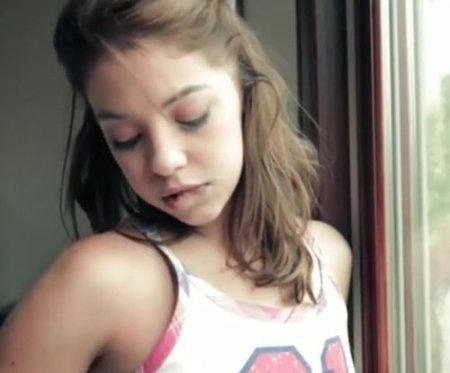 Черлидерша дала себя ебать парню и запачкала рот в камшоте Черлидерша дала себя ебать парню и запачкала рот в камшоте