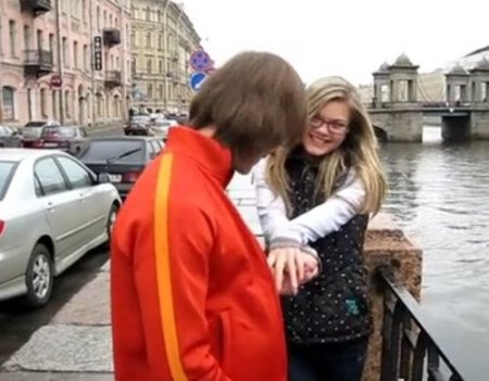 Встретил однокурсницу, пригласил выпить шампанское и трахнул