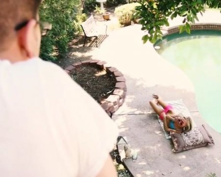 Сводный брат хочет сестру и поскольку это взаимно секс дело времени