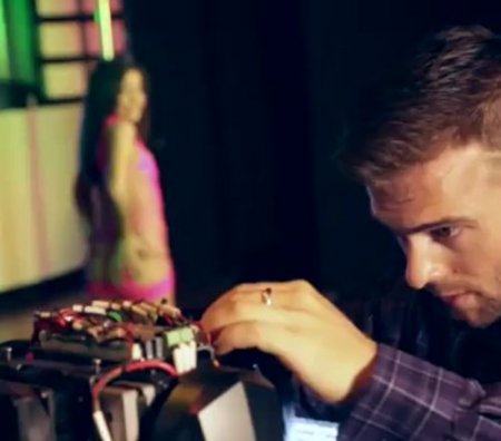 Стриптиз-клуб в Канаде: секс с канадскими девушками-стриптизершами