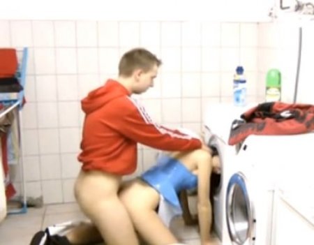 Крутая и красивая сучка Мели Делюкс - немецкая порно полнометражка