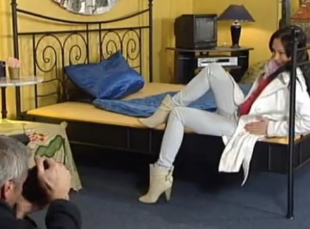 Зрелый немец пригласил молодую девушку сделать фото и трахнул