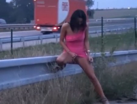 Хочу пи-пи! - экстремальный писсинг в публичных местах