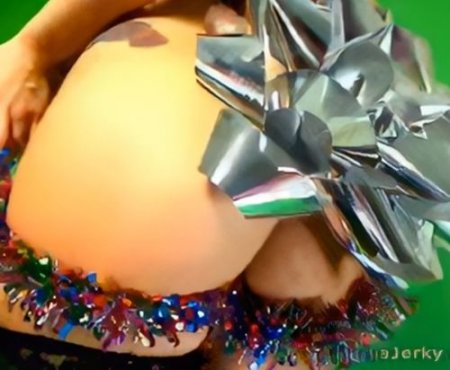 Зрелый стриптиз больших сисек и жопы сексуальной мисс Виолет